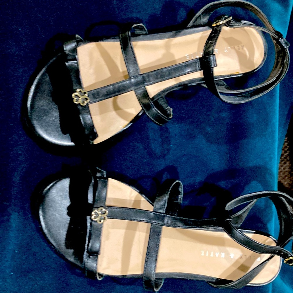 Very gently used size 8 Kelly & Katie black dress sandal.